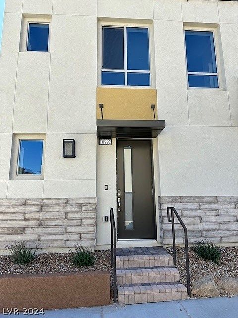 1st image of 10992 Warbler Ave #228
