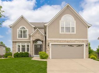209 Lakeview Dr, Louisburg, KS 66053