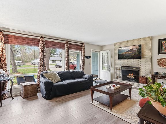 5th image of 7877 Sunnyside Rd