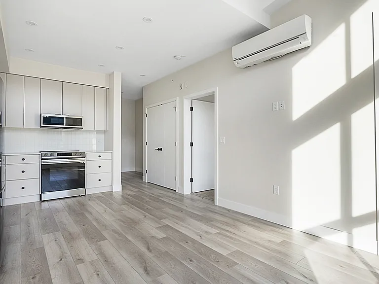 45511 Campus Dr — Photo 61
