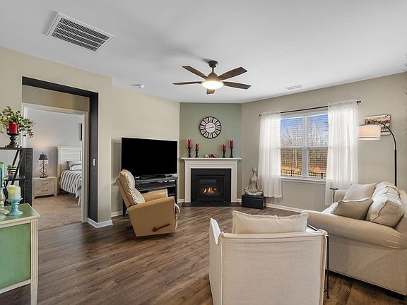 3rd image of 186 Light Spring Rd