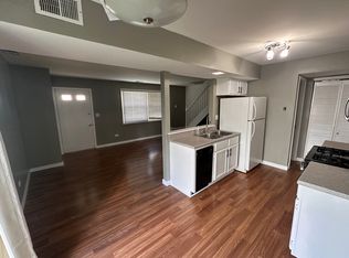 755 Harms Ct, Wheeling, IL 60090