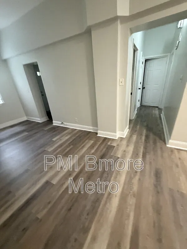 2 bed, 1.0 bath, 1100 sqft, $1,375 — Photo 2