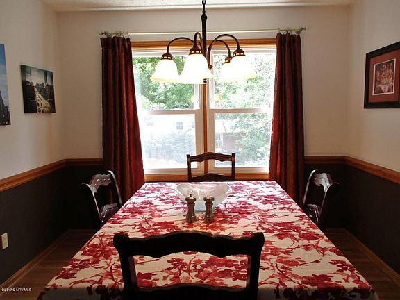 5th image of 604 Alleghany St