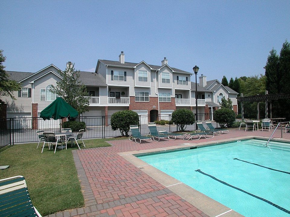 1st image of 306 Vinings Forest Cir SE