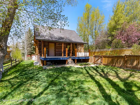 705 Cache Creek Dr, Jackson, WY 83001