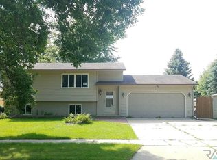 5517 W Chelsea Dr, Sioux Falls, SD 57106