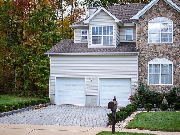 Garage Doors / 4parking slot