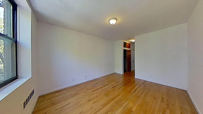 Rented by Bond New York | media 9