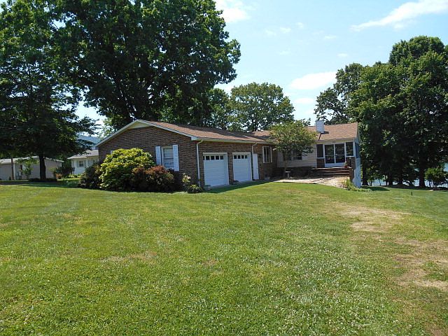 1st image of 393 Lake Point Dr