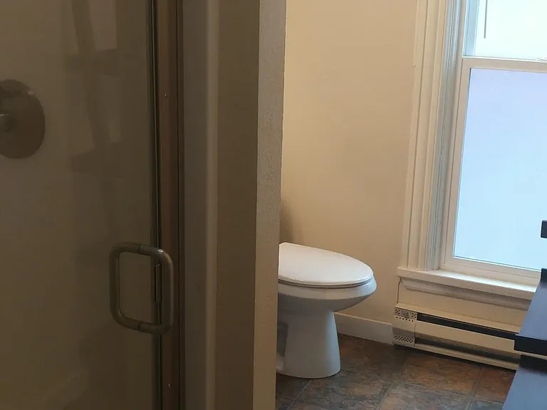 7 Saint Helens Ave #4 — Photo 4