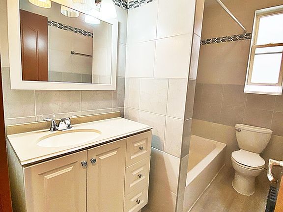 3rd image of 4018 Sea Gate Ave #1