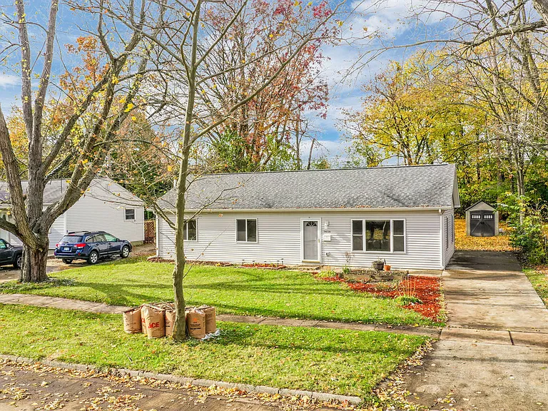 2434 Pinecrest Ave — Photo 45