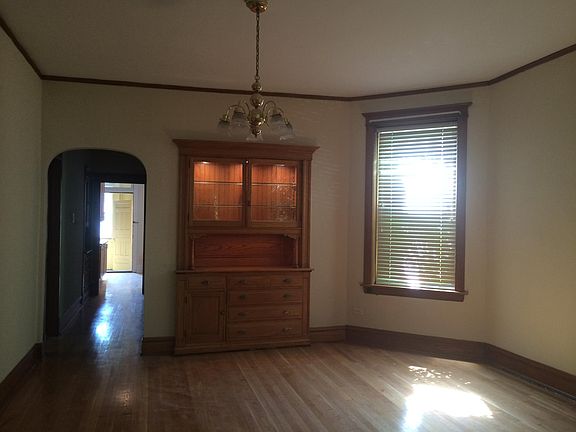 4th image of 3643 N Bosworth Ave #2