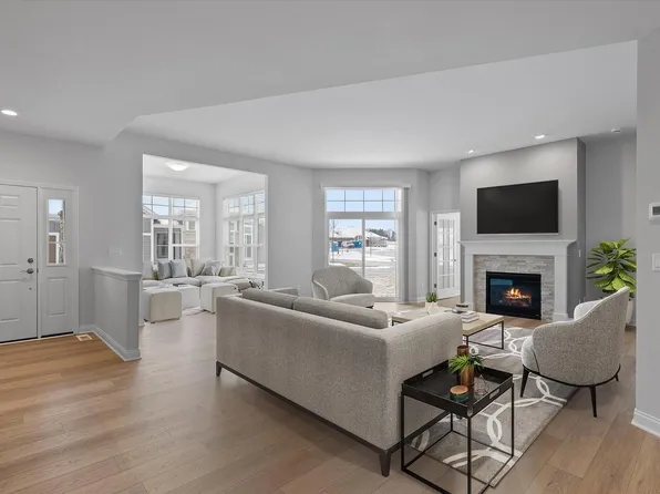 889 South Verona CIRCLE #85, Grafton, WI 53024