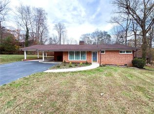 920 Carter St, Eden, NC 27288
