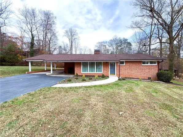 920 Carter St, Eden, NC 27288