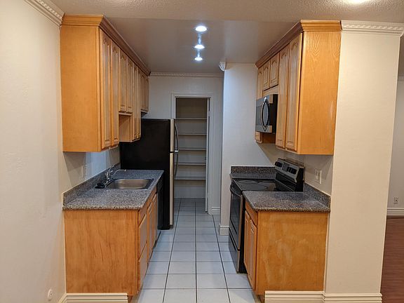 4th image of 410 Auburn Way APT 16