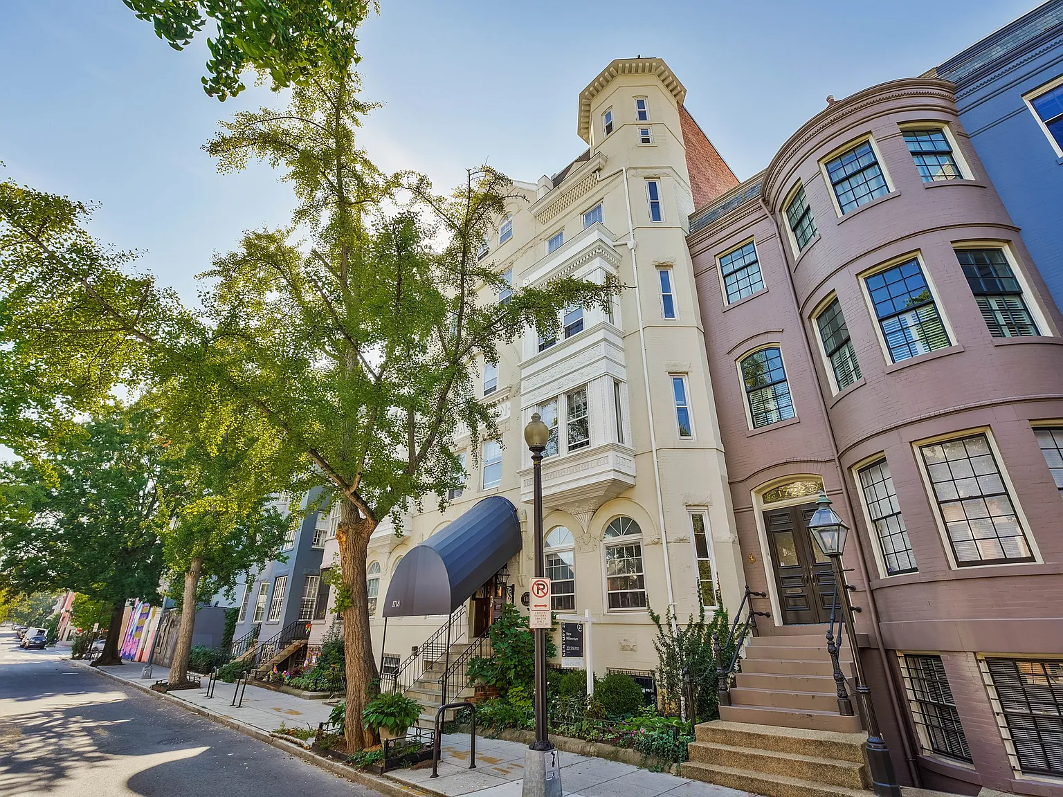 2 bed, 731 sqft, $3,500 — Photo 2