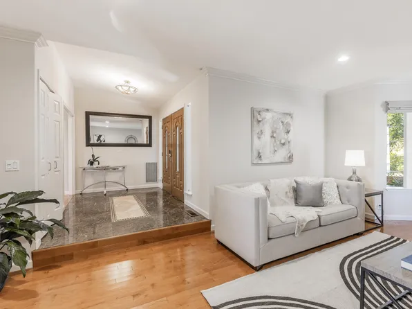 51 Bayview Dr, San Carlos, CA 94070