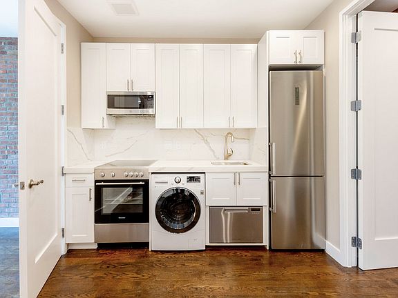 3rd image of 70 Carmine St #5