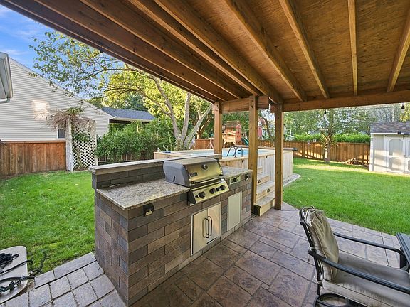 3rd image of 144 Briarcliff Rd