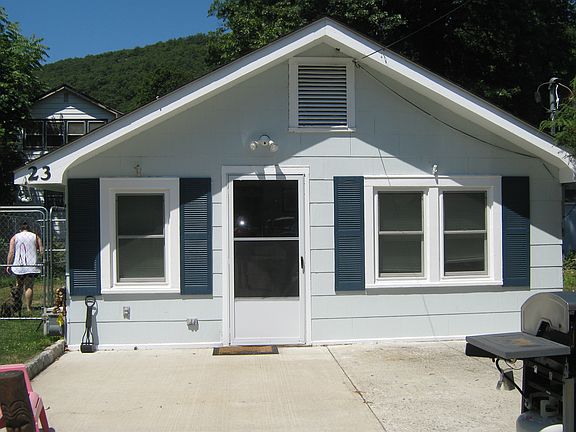 4th image of 23 Hazen St