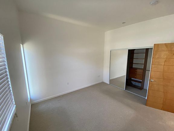 5th image of 4046 Centre St Unit 2