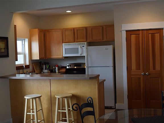 5th image of 25 Clifden Dr APT A
