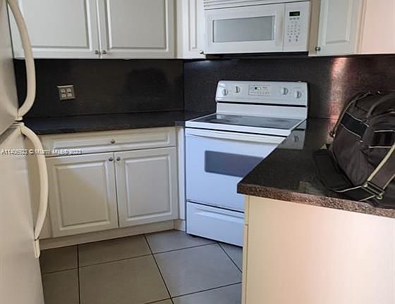 3rd image of 8333 Lake Dr APT 301