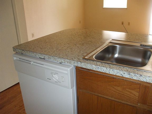3rd image of 500 College Ave APT 504