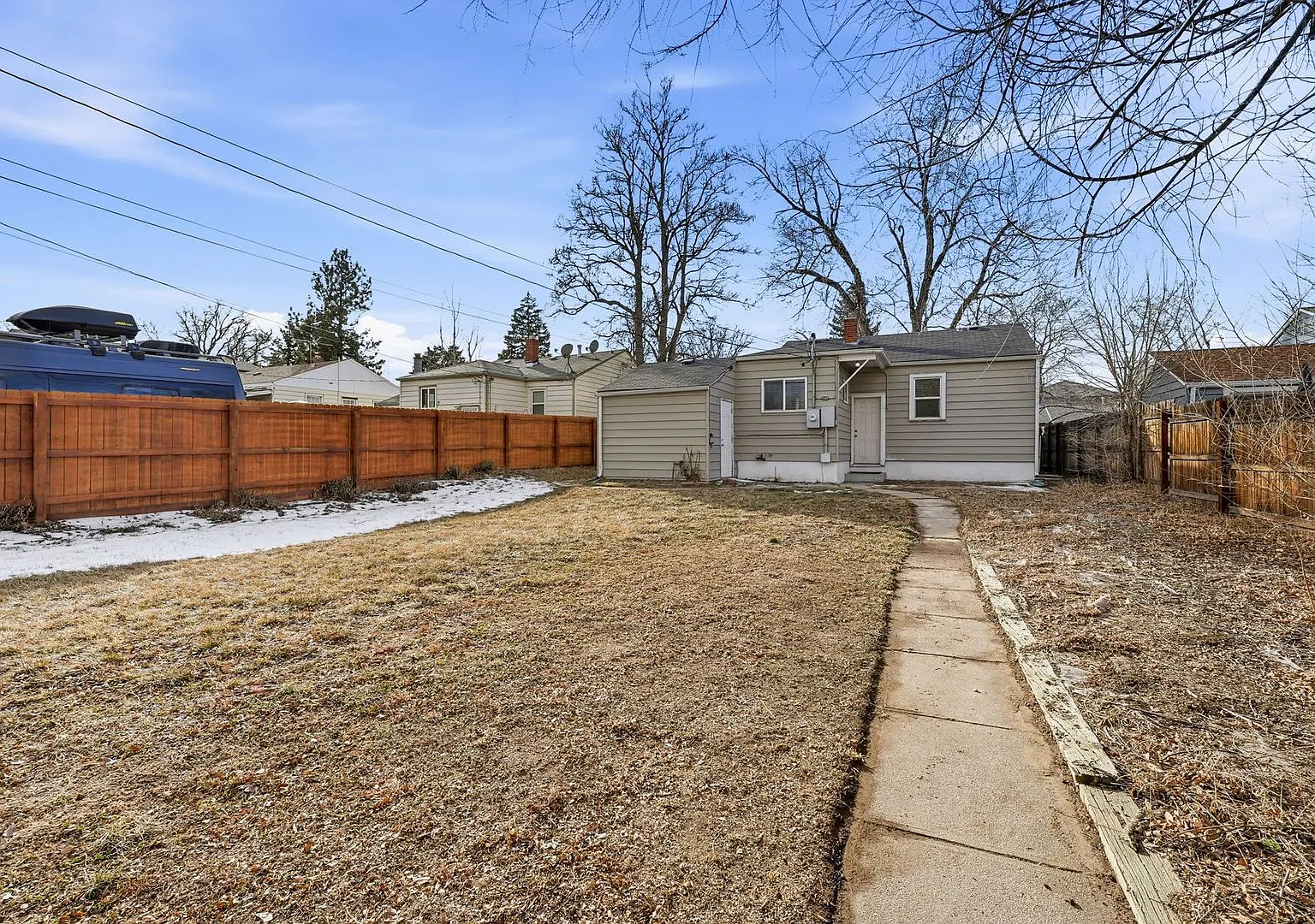 3 Bed - 2 Bath home in Englewood! — Photo 2