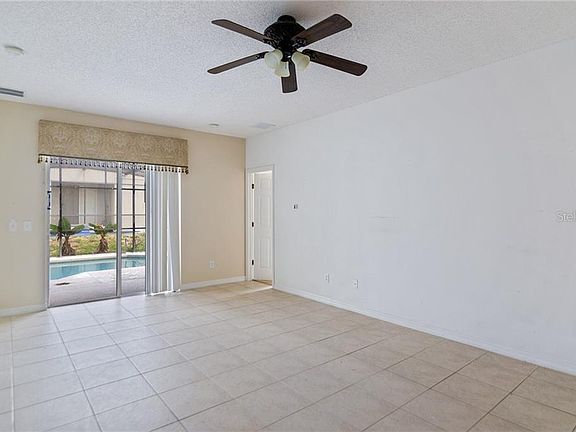 5th image of 944 Knollwood Dr