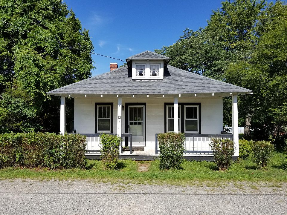 1st image of 12 Strawberry Ln