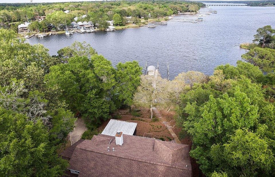 1st image of 405 Baywood Dr