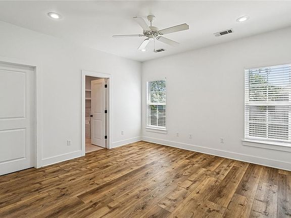 4th image of 70077 6th St