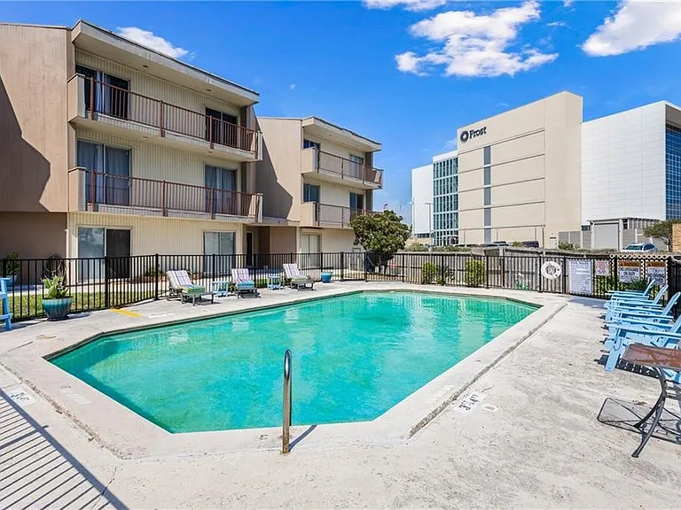 520 S Chaparral St #501 — Photo 31