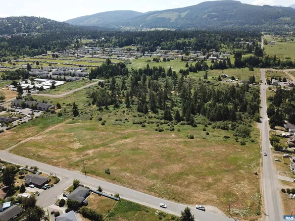9999 S. 7th Ave., Sequim, WA 98382
