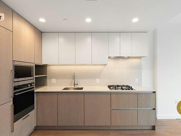 3rd image of 5685 Halley Ave #1708