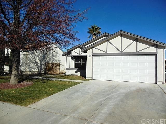 1st image of 2877 Nandina Dr