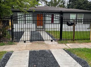 425 Plymouth St, Houston, TX 77022