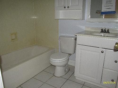 5th image of 2109 Golfview Dr