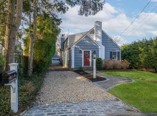 28 Bay Dr E, Huntington, NY