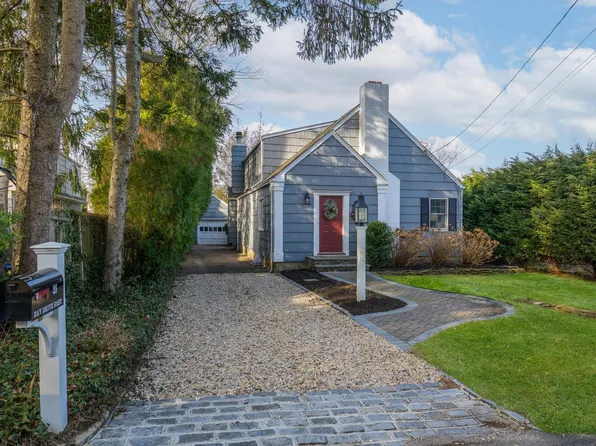 28 Bay Drive East, Huntington, NY 11743