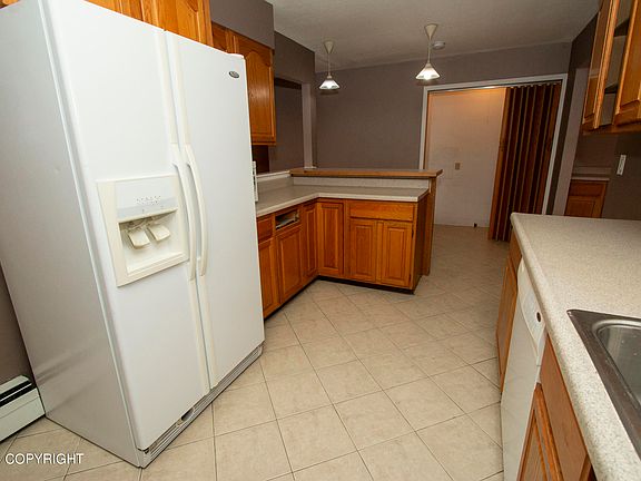 4th image of 10611 Sanford Cir