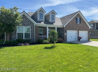 1012 Brookwood Ln, Maryville, TN 37801