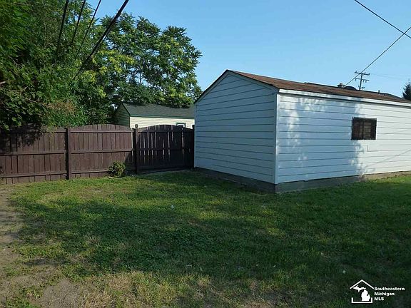 5th image of 1542 Cicotte Ave