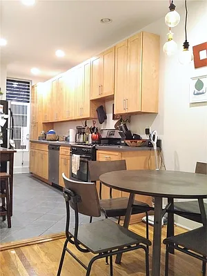 Rented by R New York | media 22