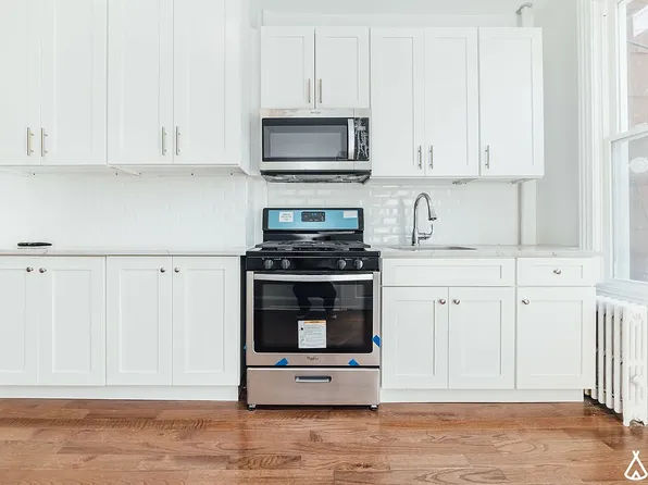 414 Onderdonk Avenue image 1 of 15