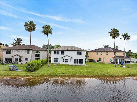 3rd image of 18271 SW 25th St